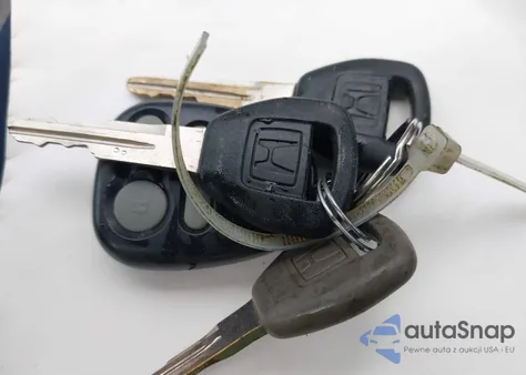 2000 Honda Accord 2.3 Lx from USA, damaged, VIN JHMCG6652YC029538